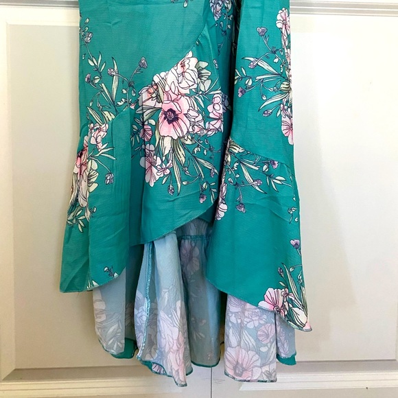 Floral wrap dress - Picture 4 of 5